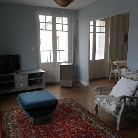 Appartements Yzeures Sur Creuse Bagian luar foto